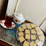 حلوا هل گردویی با تزئین پسته